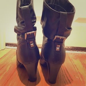 Black Madden Girl booties with studs! Size 8